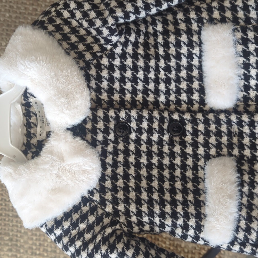 Coat - Picture 2 of 3